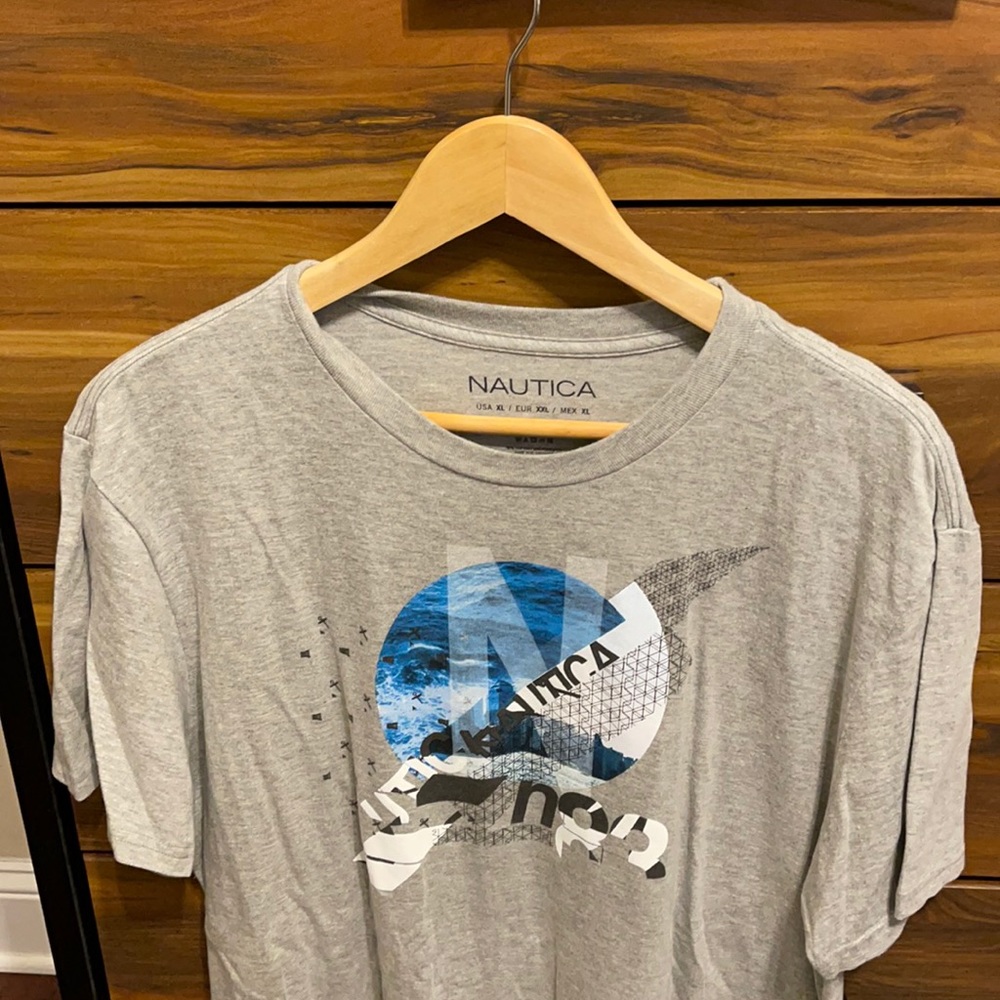 Gray Nautica tee